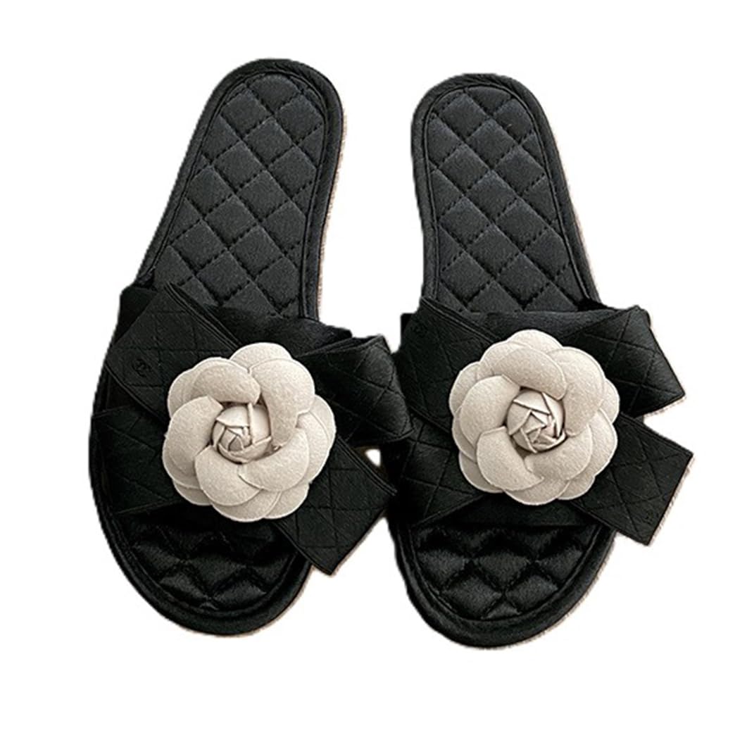 ZNEL Mujer Pantuflas Lazo De Camelia Satén Acolchado Punta Abierta Zapatillas Forma De Flores De Encaje Zapatos De Casa Suela Antideslizante Sandalias Planas(35/36 EU, Black-Style1)