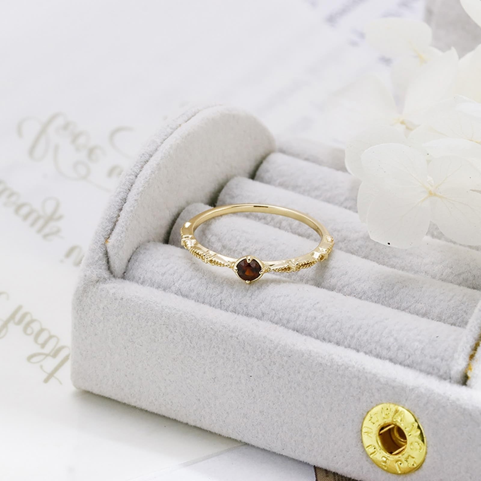 Anello di fidanzamento in vero oro giallo 9 K/14 K/18 K con rubino rosso, forma classica