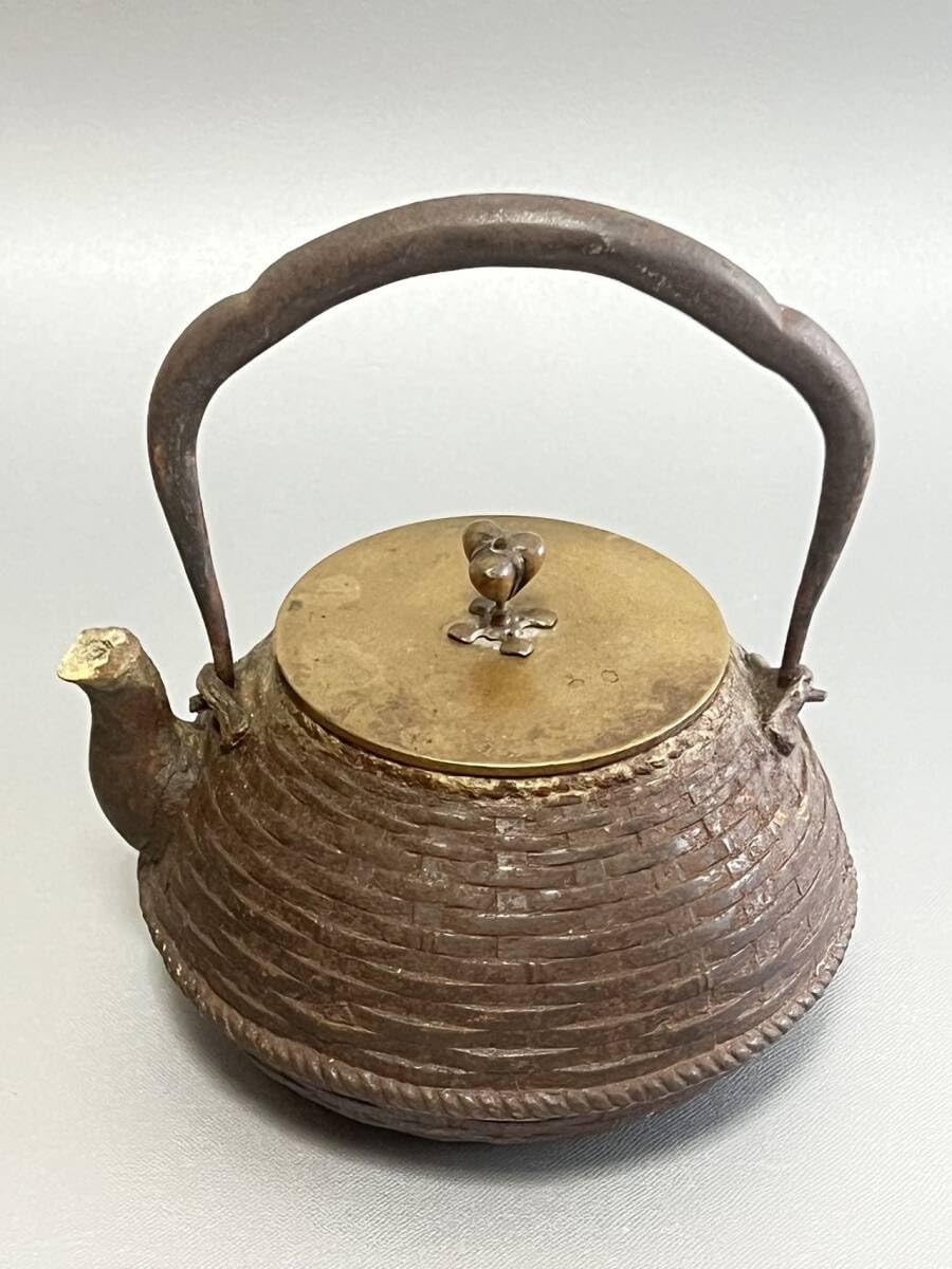 時代釜師造 筒形垣根文鉄瓶 茶道具 湯沸 煎茶道具 時代物 古美術 骨董品 時代釜師造 筒形垣根文鉄瓶 茶道具 湯沸 煎茶道具 時代物 古美術