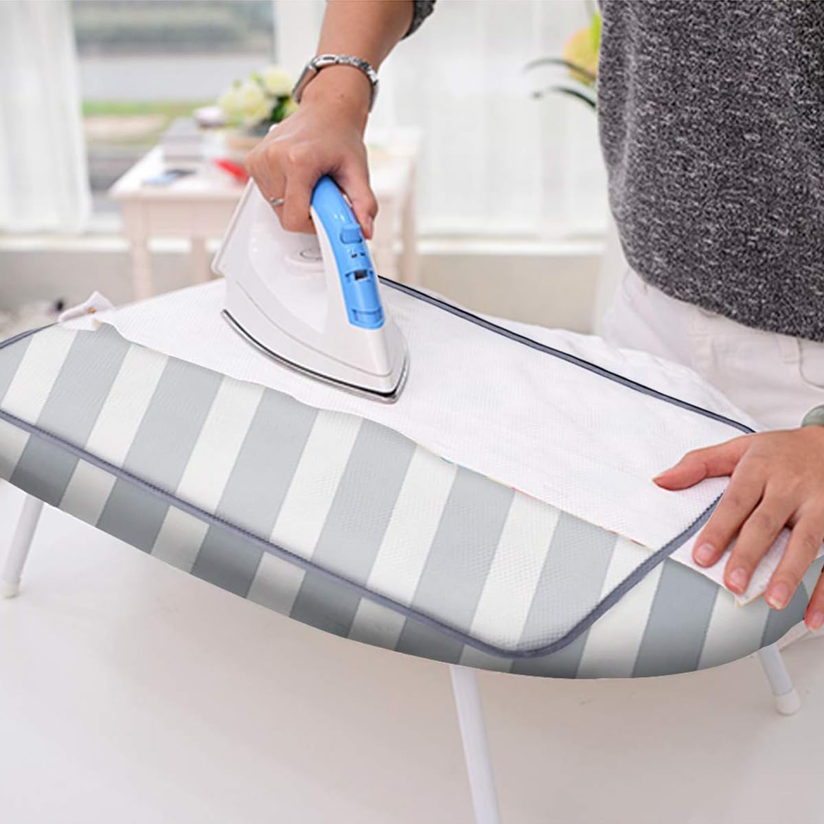 SheeChung Funda y Almohadilla para Tabla de Planchar pequeña de 12.5 x 32 Pulgadas, Funda de algodón y Acolchado extragrueso, resiste Quemaduras y Manchas, cordón elástico, se Adapta a una pequeña