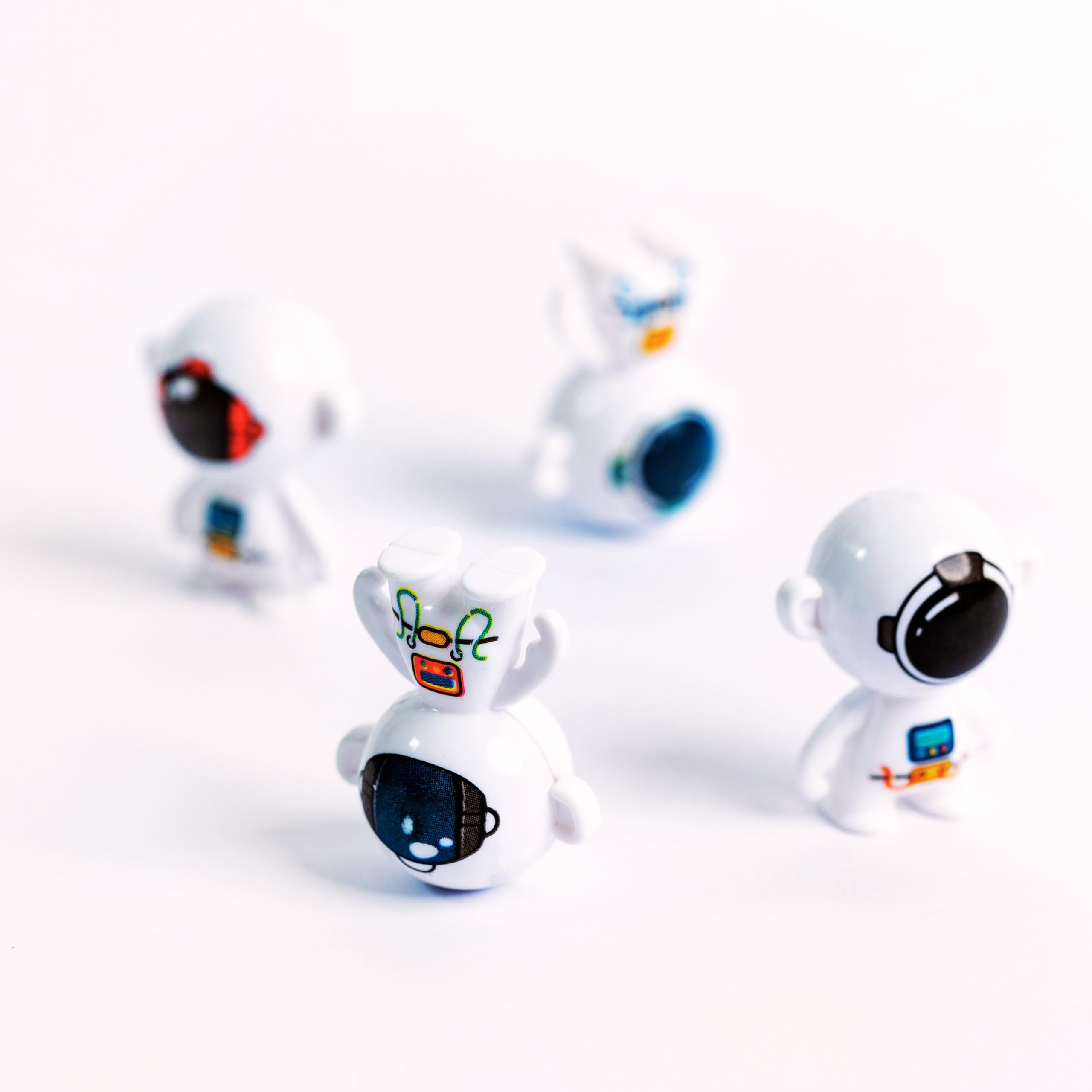 – 36 x Spaceman Toys with Head Balancing Feature, Ideal Space Themed Party Bag Fillers For Boys and Girls, Fun Mini Astronaut Toy for Kids Goody Bags, Pack of 36