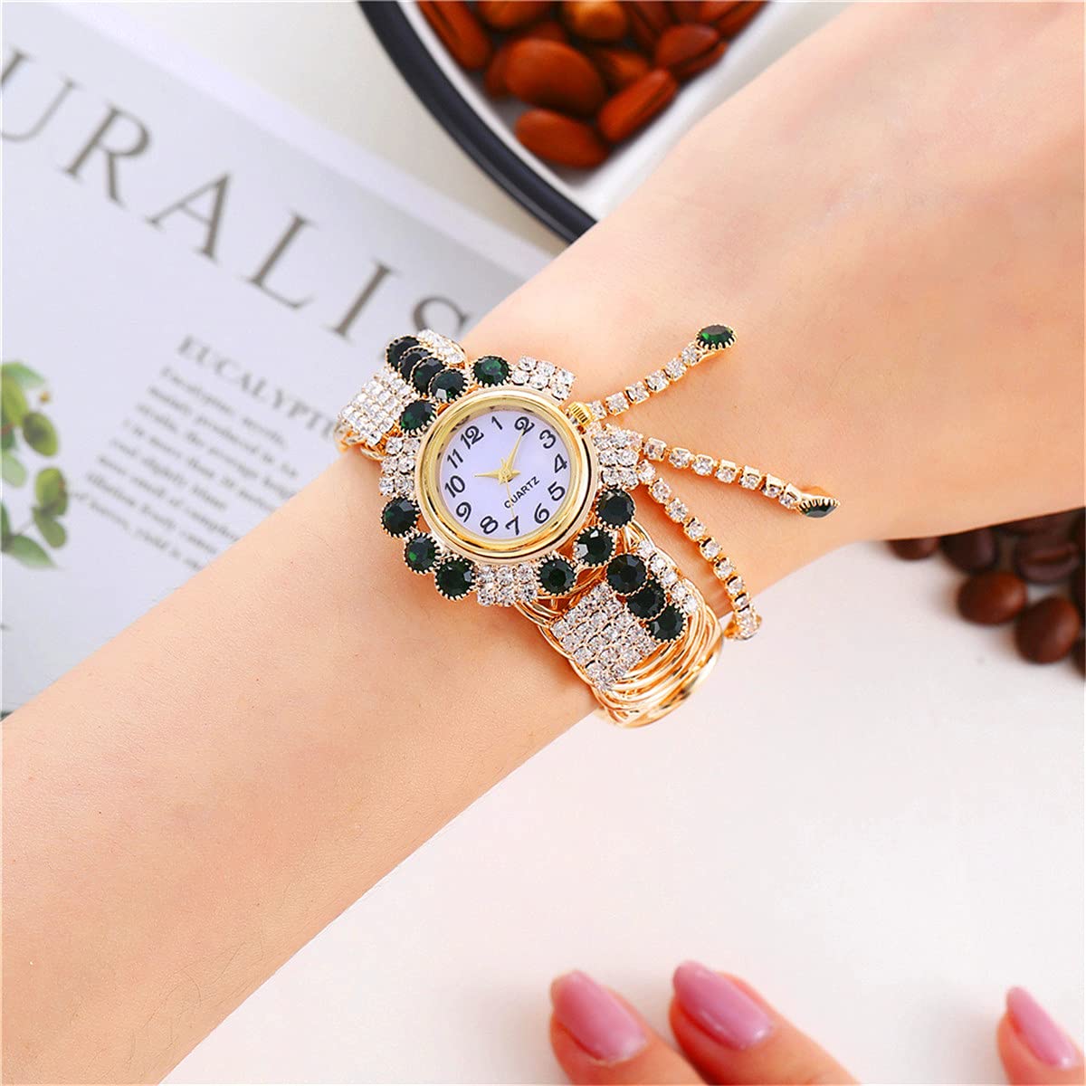 CdyBox Wholesale Women Quartz Watches Alloy Steel Tassel Bracelet Fashion Ladies Bangle Wristwatch Great Gifts (Green)