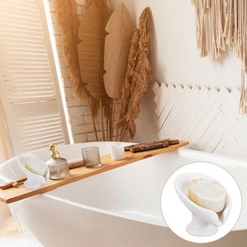 UNICRAFTALE Portasapone autosvuotante a forma di foglia, portasapone bianco in porcellana, portasapone decorativo, facile da pulire, mantiene asciutto per bagno, doccia e lavello da cucina, 130 x 85 x