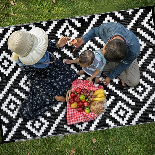 Image of Outdoor Reversible Rugs, Plastic Straw Area Mats, Modern Large Floor Rugs for RV, Patio, Backyard, Deck, Picnic, Beach, Trailer, Camping (Black & White, 4'x6')