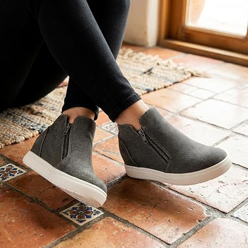 Miniatura 3 de CUSHIONAIRE - Tenis deportivos Hart Hidden de plataforma para mujer, disponibles en modelos más anchos