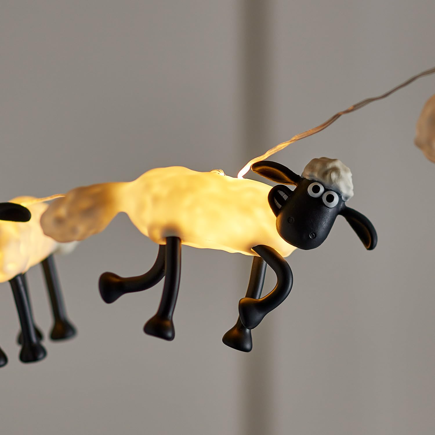 Lights4fun LED Shaun das Schaf™ Lichterkette mit Fernbedienung Nachtlicht Kinderzimmer Nachtlampe