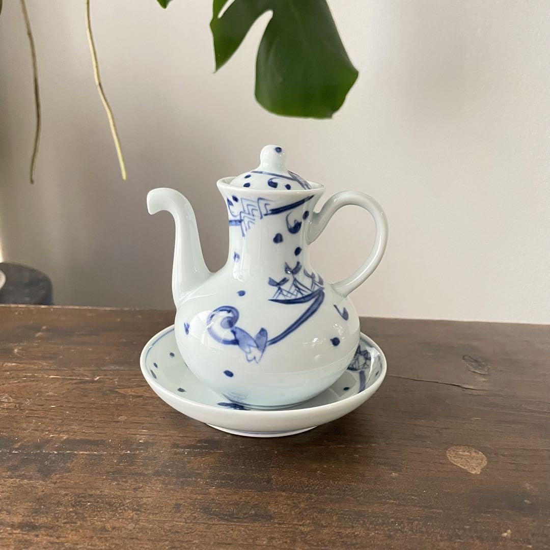 有田焼◆しん窯 / 青花 / 南蛮人◆デキャンタ アイスピッチャー 水差 水割り Amazon.co.jp: 有田焼 しん窯 青花 異人 南蛮船 醤油差し