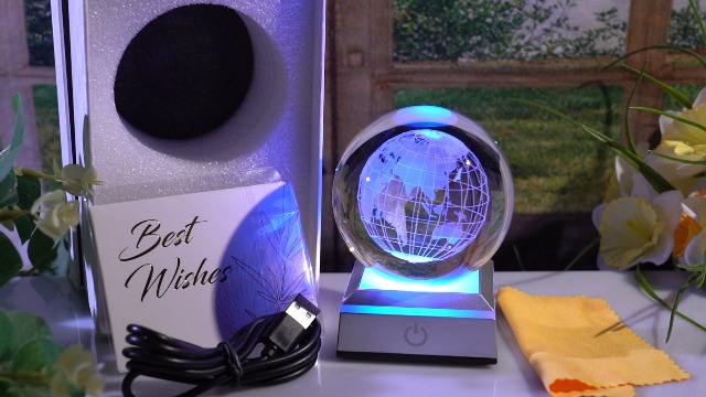 Amazon.com: Ornalrist 3.15'' 3D Earth Crystal Ball with Silver LED