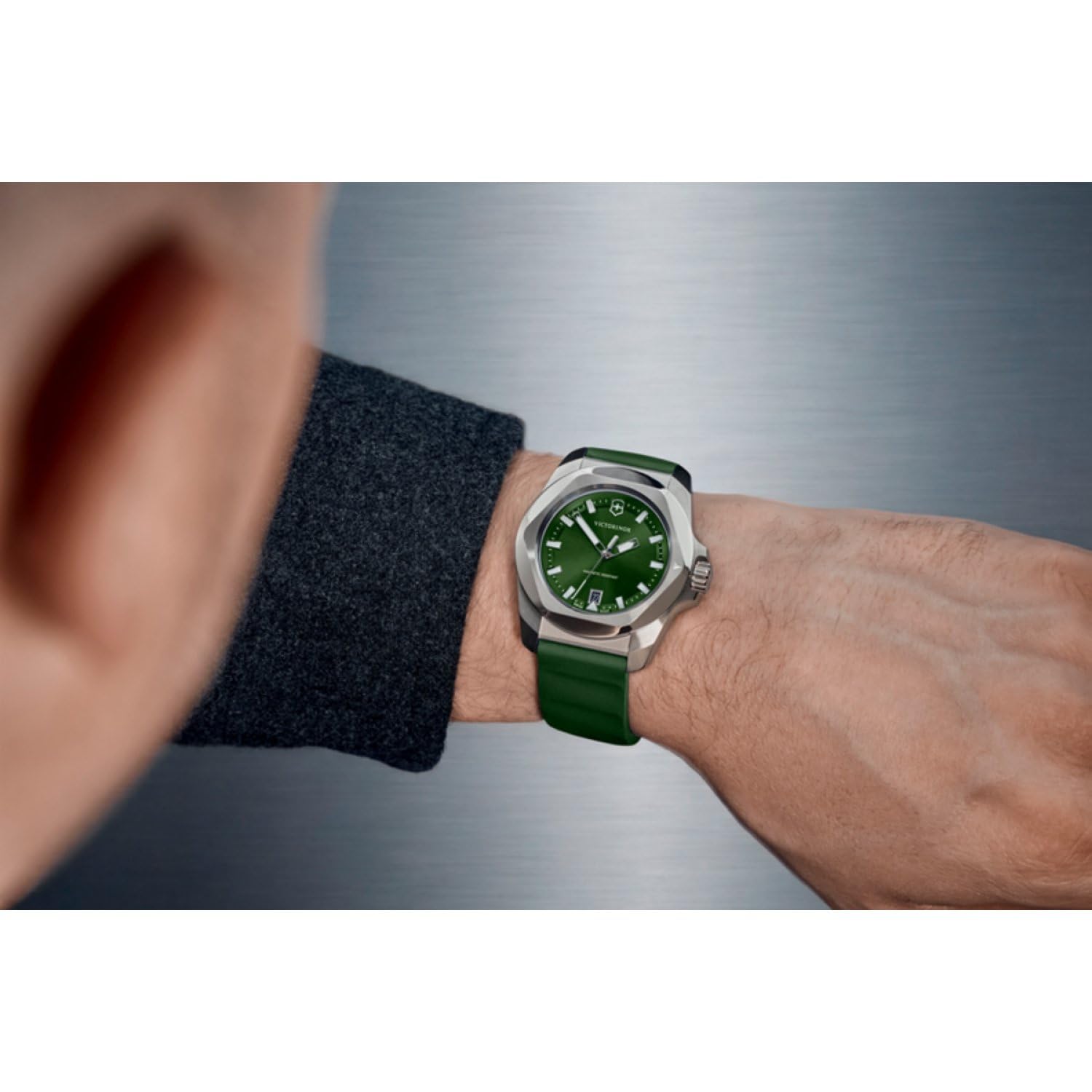 Victorinox Uhr V242085 Line up Stahl und Gummi