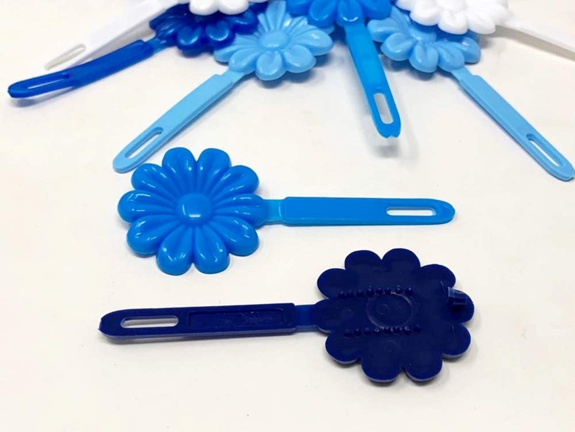 Amazon.com : Tara Girls Self Hinge Flower Barrettes - Blue & White
