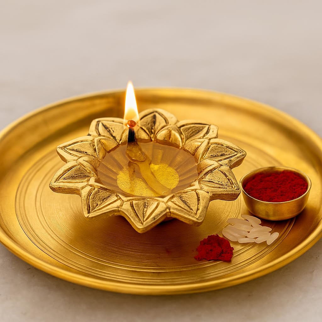 Indian Shelf Handmade Flower Brass Oil Lamps for Ritual Puja Kerala Temple Pooja Deepak Ancient Pital Diya (Size: 2cm) BOL-333