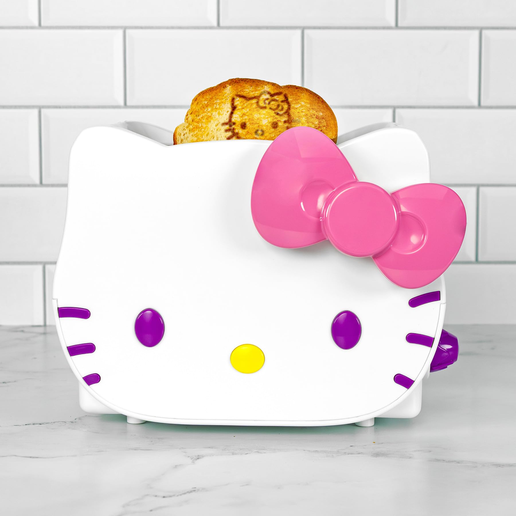Uncanny Brands Deluxe 3D Sanrio Hello Kitty Toaster : Amazon.ca: Home
