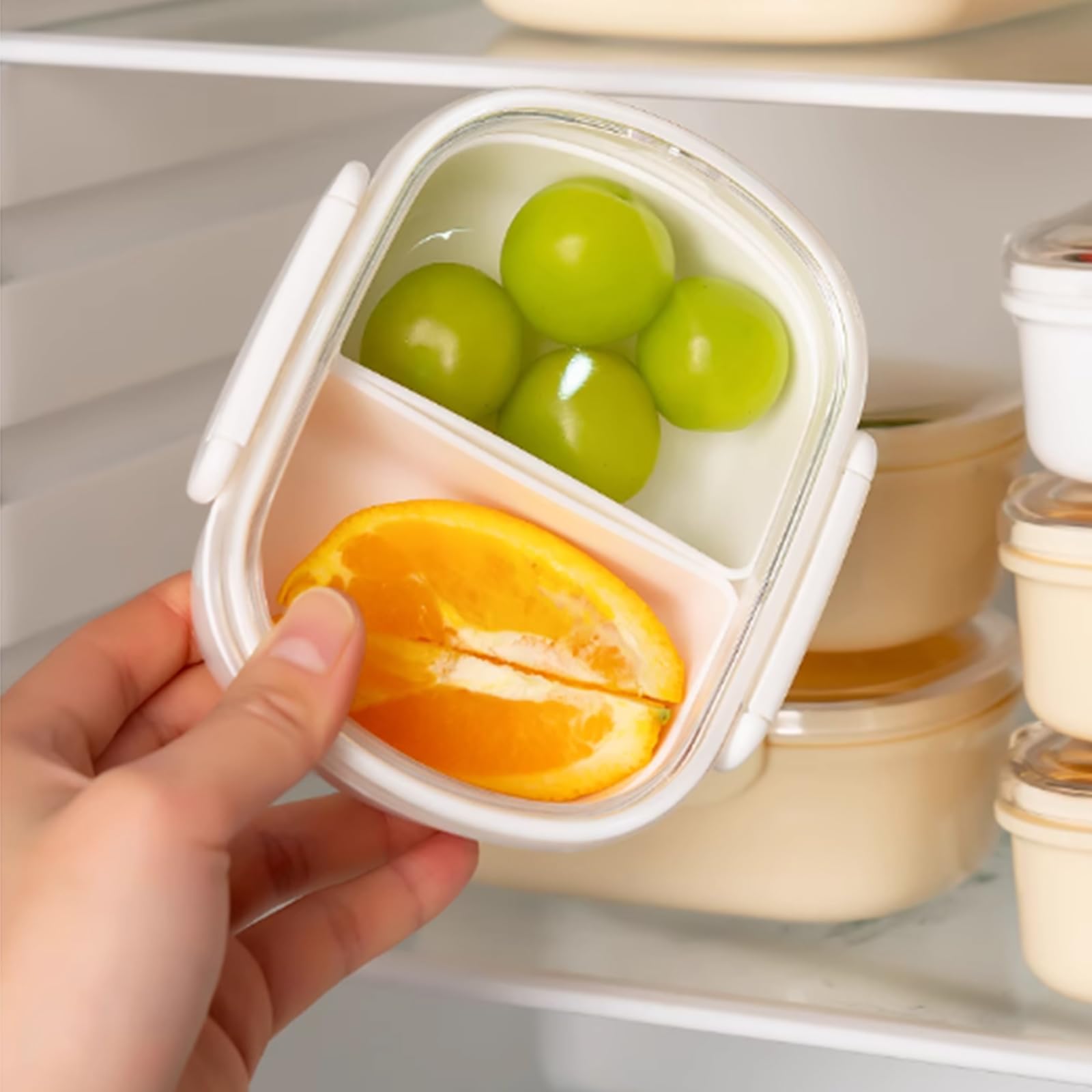 JINGHANGER 2 stuks snackcontainers met 2 vakken, 13,4 x 11,4 x 5,2 cm, bento snackbox, vershouddozen met deksel, herbruikbaar, kleine snackcontainers voor mini-koelkast