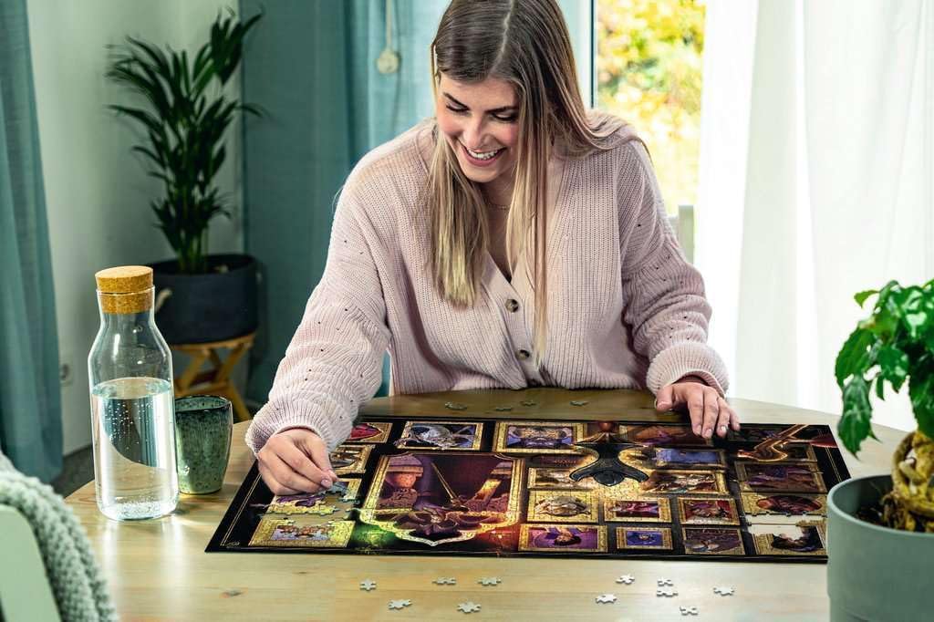 Ravensburger Disney Villainous Jafar 1000 Piece Jigsaw Puzzle for Adults – Every Piece is Unique, Softclick Technology Means Pieces Fit Together Perfectly, Multicoloured (15023)