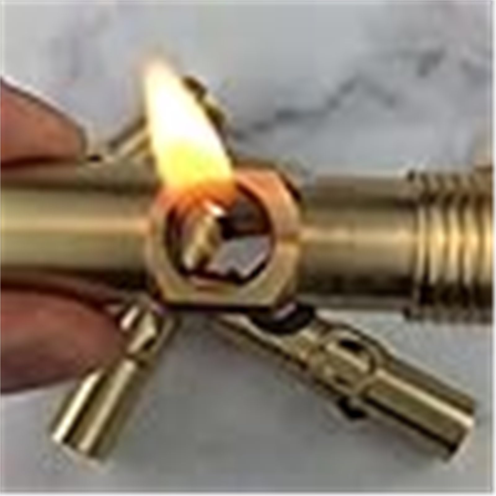 Encendedor de queroseno, recargable de latón, diseño elegante de tornillo, perfecto para velas, camping, coleccionismo, para hombres, padres y maridos