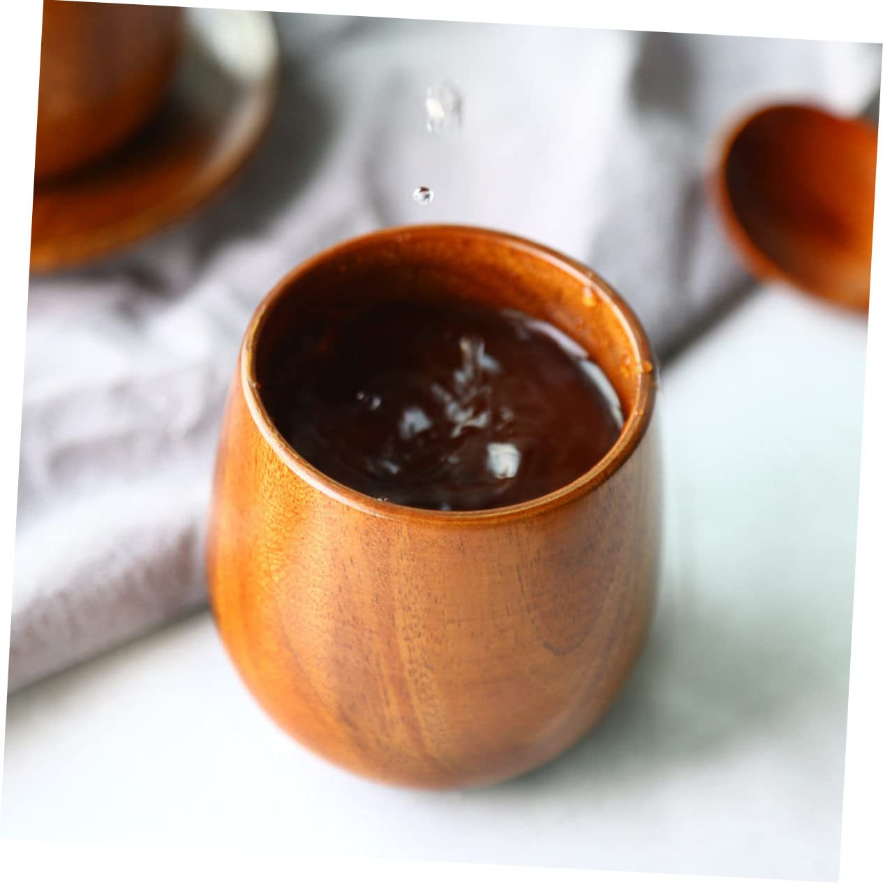 BESTYASH Teetassen Braune Holztassen mit Glatter Oberfläche 4 Stück und Großem Öffnungsdesign für Tee und Kaffee zu Hause oder Büro