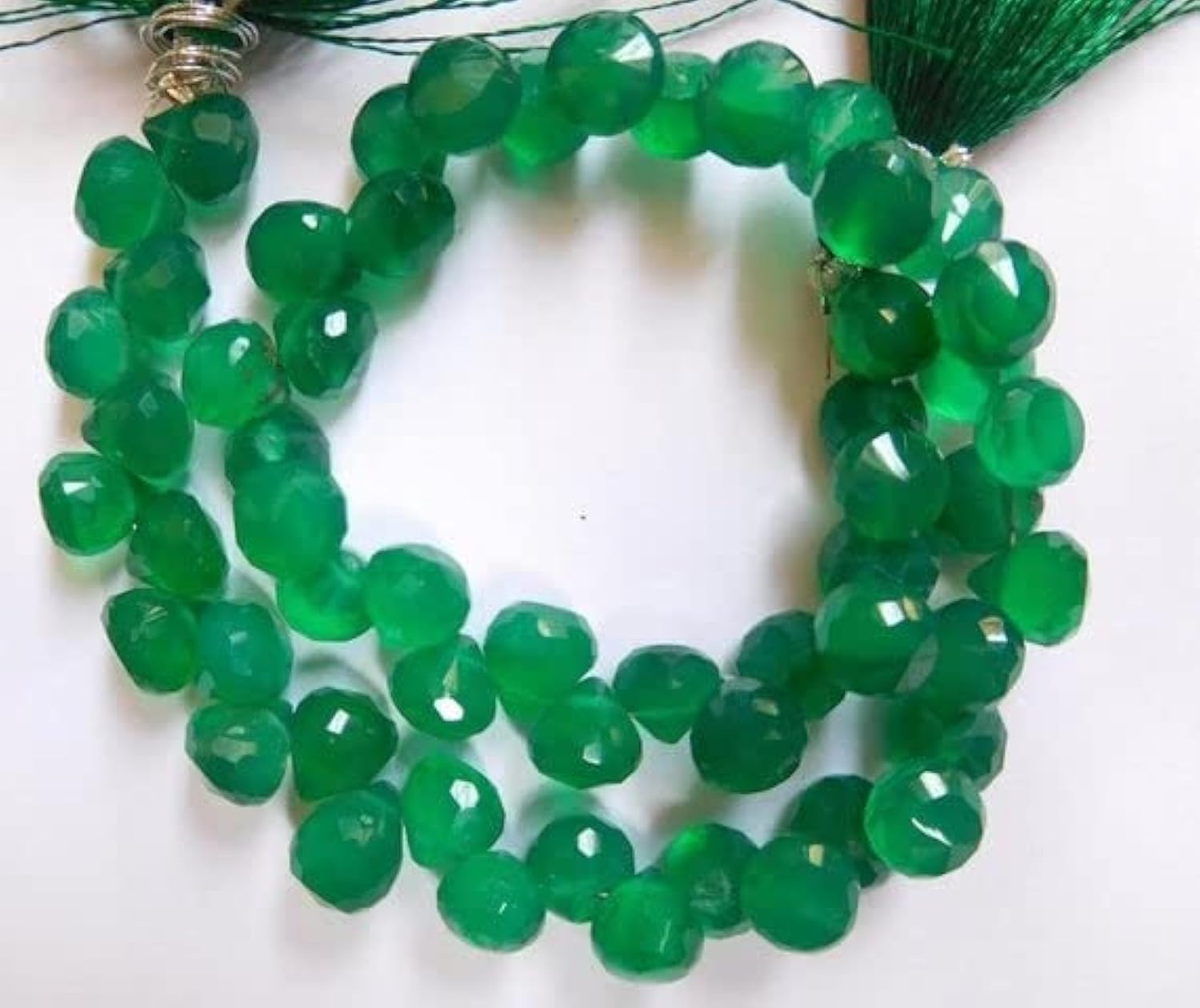 Onyx vert de qualité supérieure en perles briolettes oignon facettées de 7 mm par LKBEADS