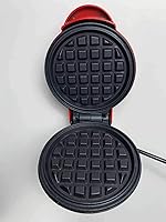 Vista 3 de Gofrera redonda clásica para porciones individuales, perfecta para paninis, hash browns, rojo