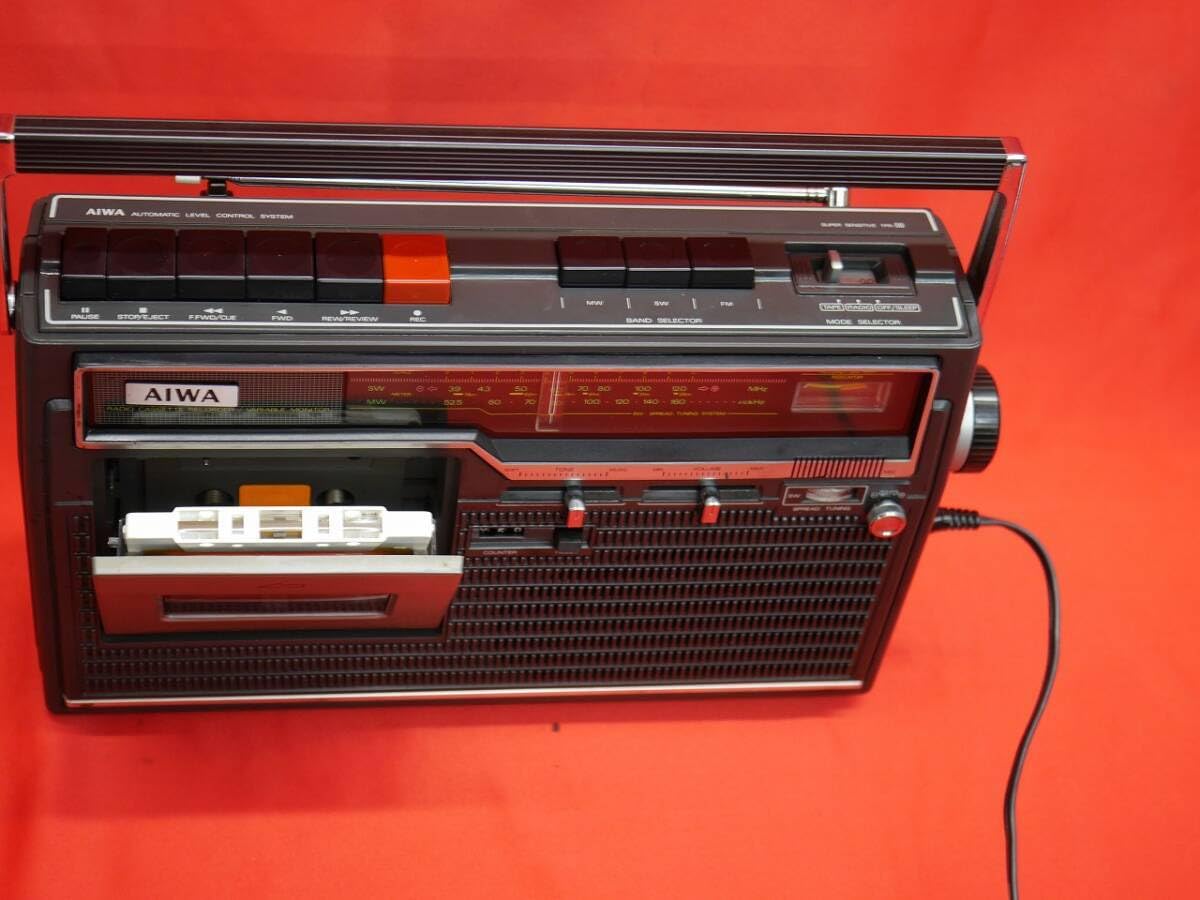 aiwa ラジオカセットレコーダー TPR-301昭和レトロ　コード　マイク付き aiwa ラジオカセットレコーダー TPR-301 - メルカリ