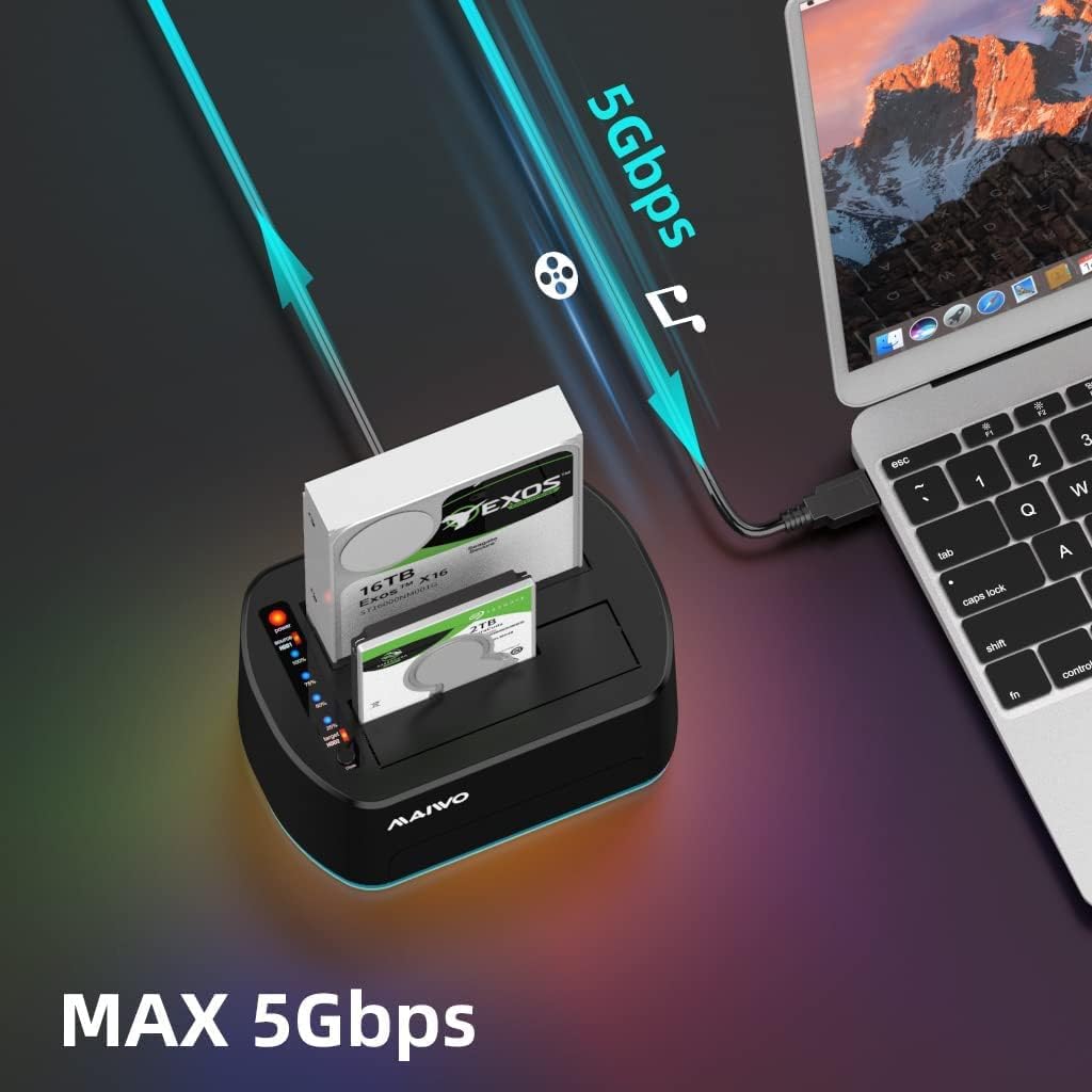 MAIWO docking station connected to a laptop via USB, illustrating 5Gbps data transfer speed.