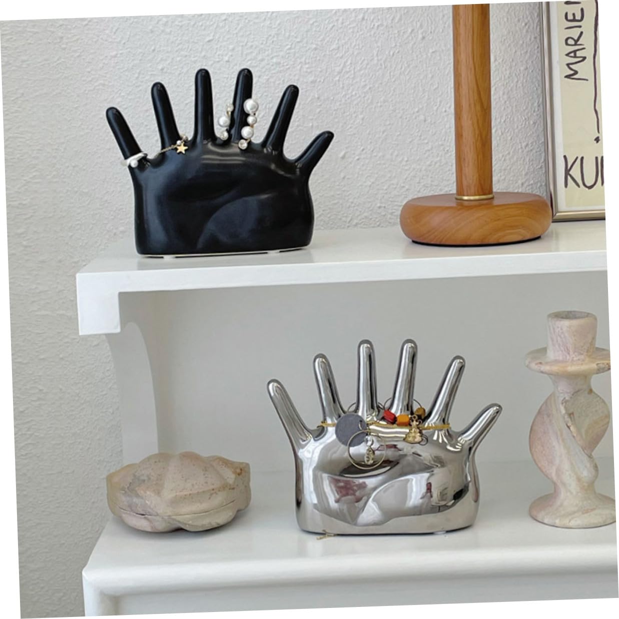 Levemolo Keramik Ringhalter Handform Schmuckständer mit Foto Requisit Funktion Kompakt Silberfarben Schmuck Organizer für Damen Mädchen Dekorativer Schmuckhalter für Kommode und