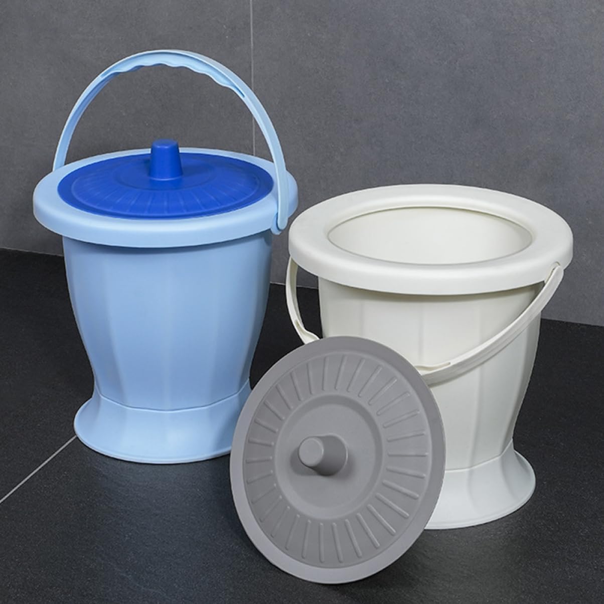 Portable Urinal Toilet Lid Spittoon Chamber Pot for Adults Boys and Girls and Travel Household Plastic Urine Bucket for Night Use and Camping