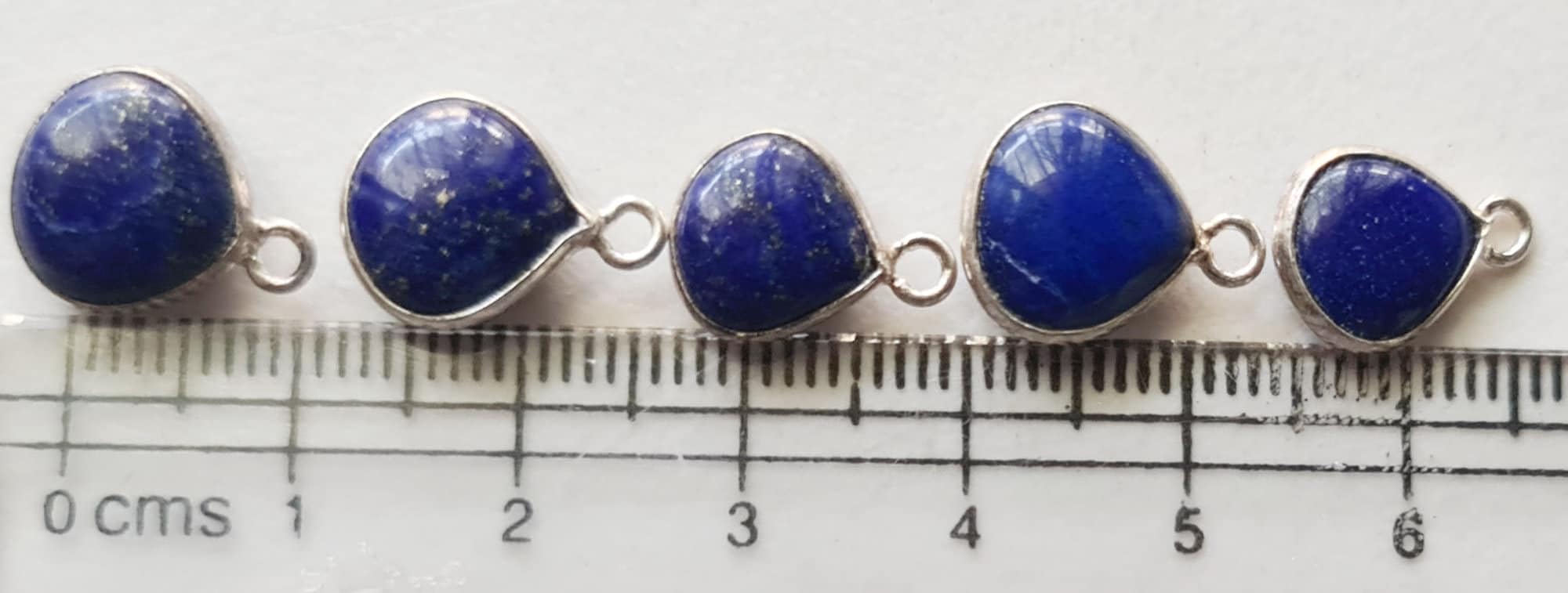 Lapis Lazuli Serce Charm Złącza Naturalny Lapis Lazuli Zwykłe serce 925 Srebrne złącze ramki 13,5-14,5 mm Pojedyncza pętla Znajdowanie 3 szt.-PSG275