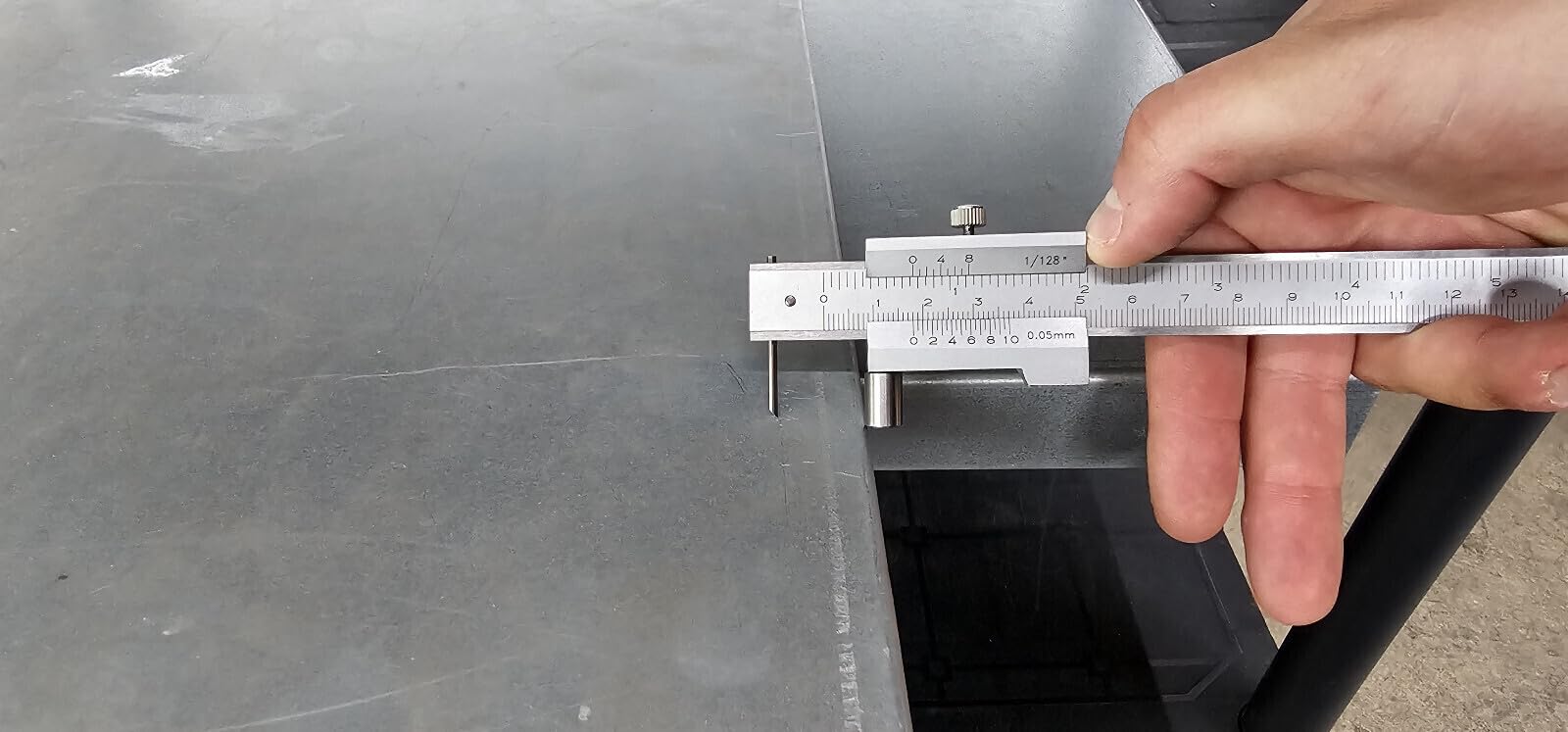 WRS Präz., calibro a corsoio con rullo e vite di bloccaggio, acciaio inox, con punta in metallo duro sostituibile, cromato opaco, scala laser, in astuccio, dimensioni: 200 mm