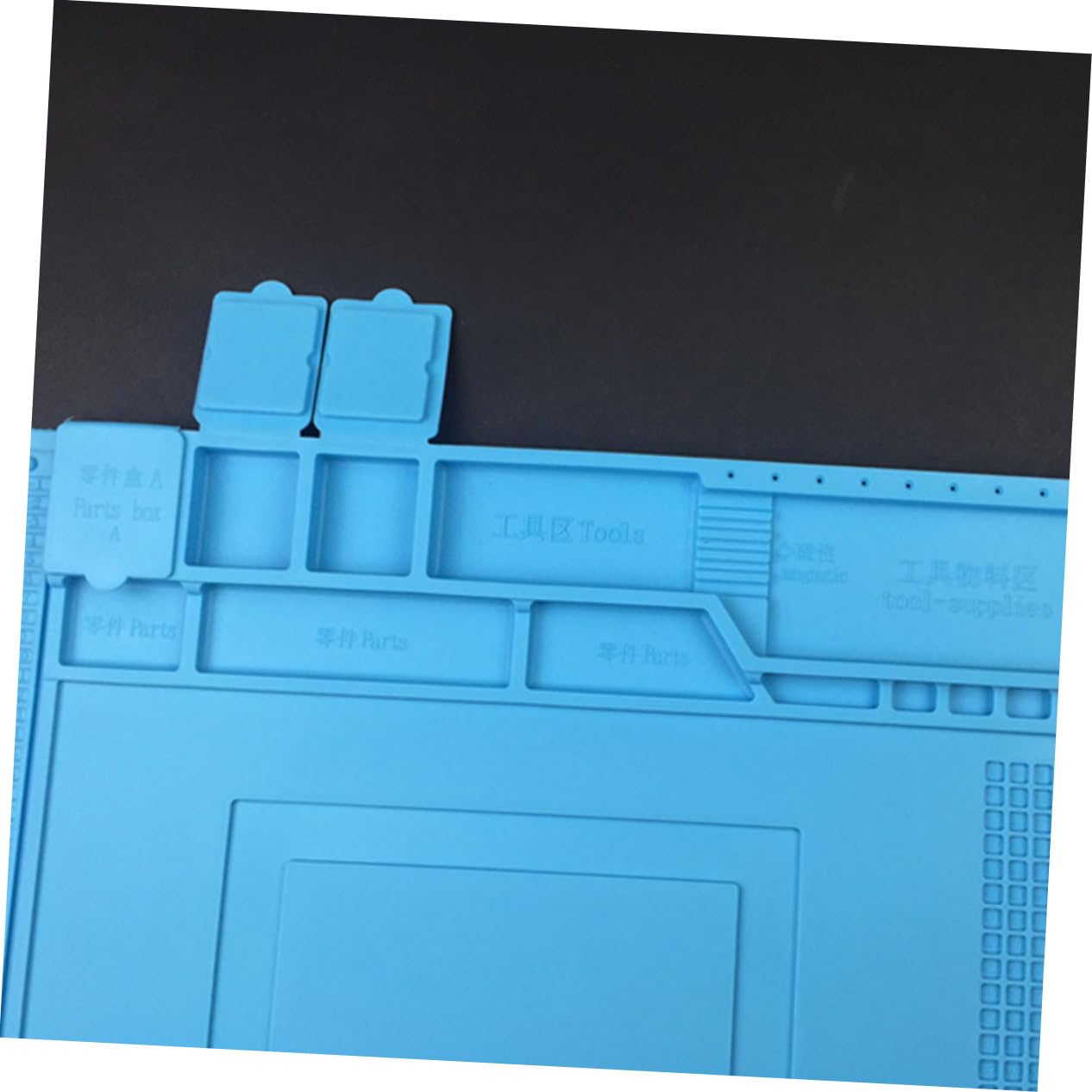 Blaue Hitzebeständige Silikon Arbeitsmatte mit Magnet, für Kleinteile | Tragbare Reparaturstation, Fächer für Schrauben und Metallteile, für Handy und CPU Arbeiten