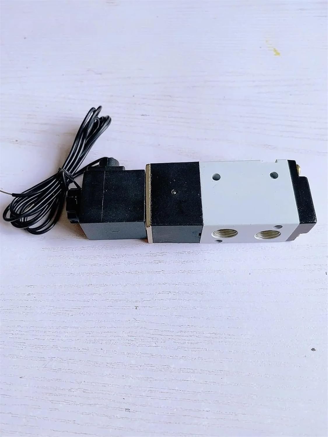 Air Solenoid Valves 3V110-06 2 Position 3 Port 1/8" Pneumatic Control Valve(AC110V)
