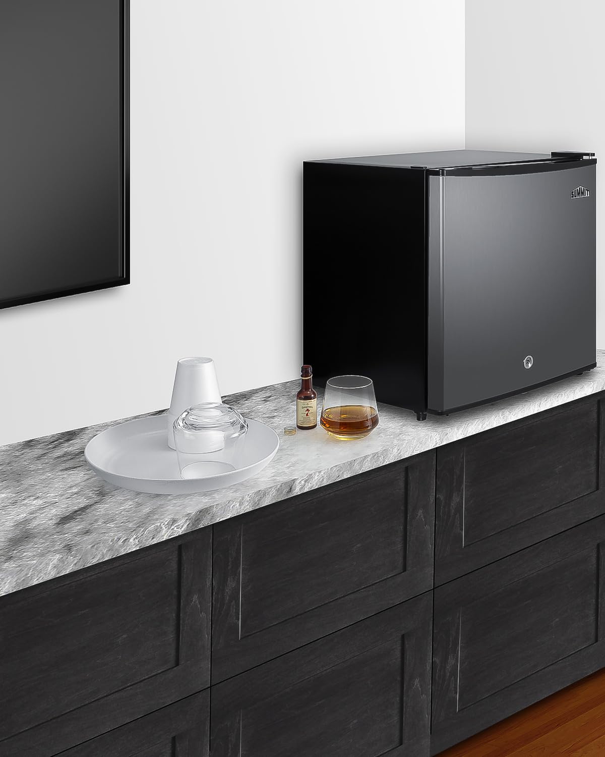 Amazon.com: Summit 18” Mini Fridge, 1.6 cu.ft. Capacity, Compact