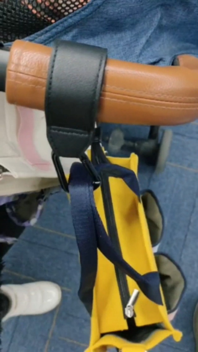 Pack 4 Ganchos Para Cochecito - Mosquetón Y Gancho De Plástico, Negro, Soporte Hasta 20 Kg, Libera Tus Manos