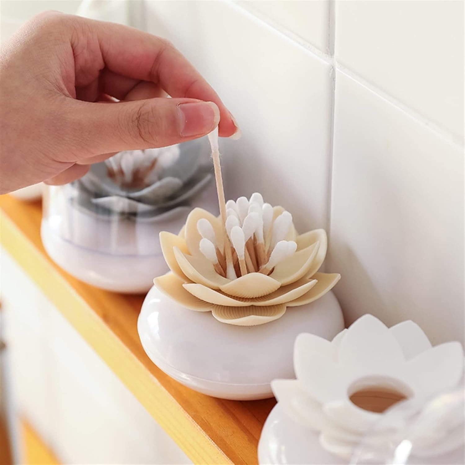 Toothpick Dispenser Toothpick Box Storage Box for Hotel Living Room Exquisite Cotton Swab Holder Flower Design Storage Container Toothpick Organizer Toothpicks For Appetizers(C)