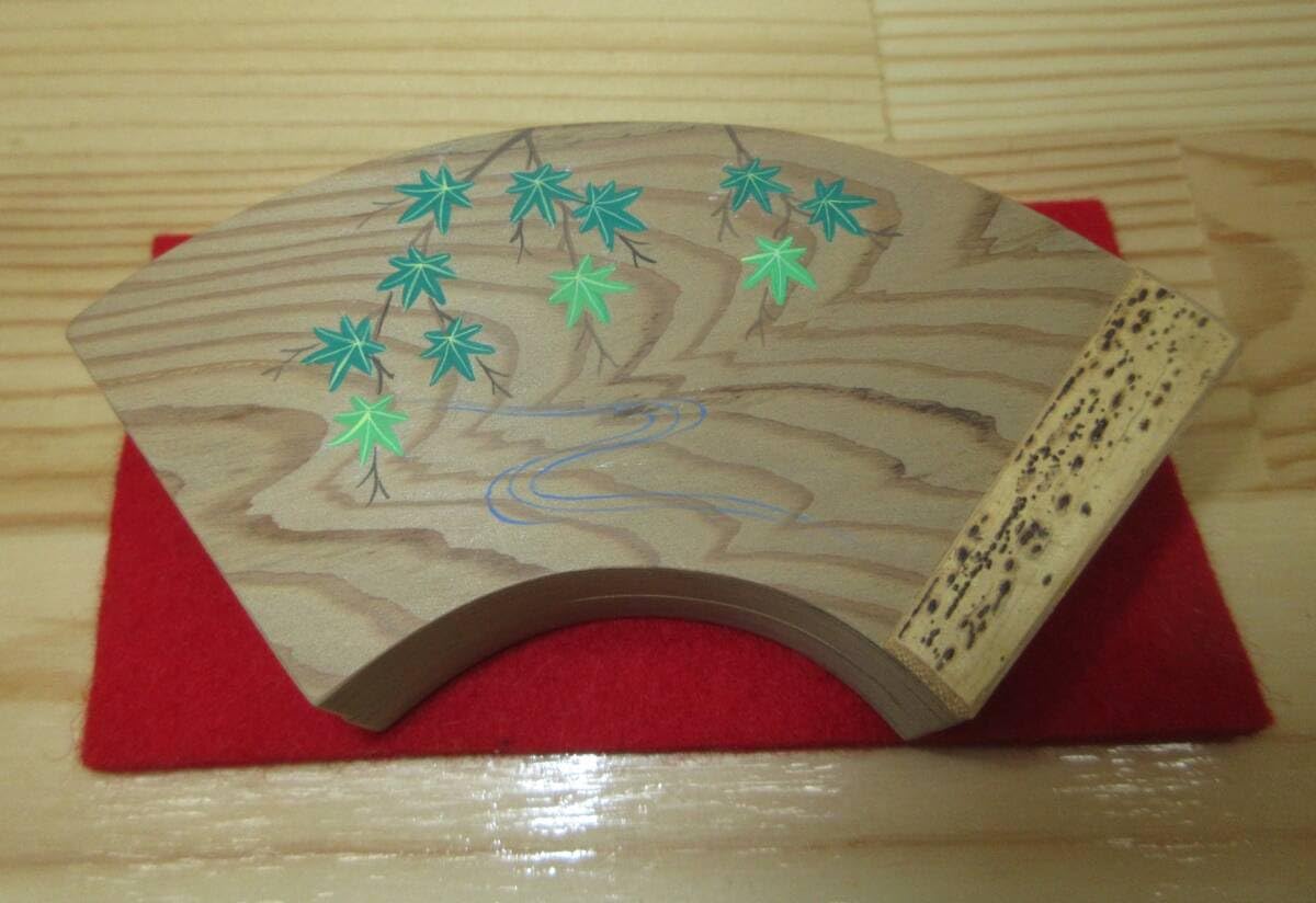 送料込【逢絢亭・新品】茶道具 香合 山中塗 青楓 胡麻竹付 塚本規義 共箱入り 逢絢亭 茶道具 香合 山中塗 青楓 胡麻竹付 塚本規義 共箱入り