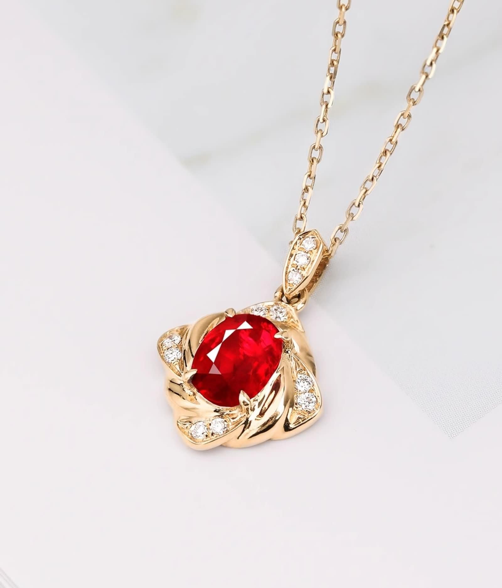 Łańcuszek na szyję długi dla kobiet, łańcuszek damski, na rocznicę, owalny, 0,4 ct rubin i diament żółte złoto