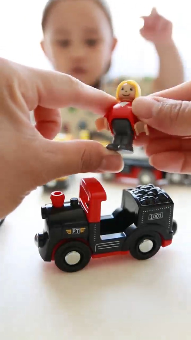2個セット バウアーファインド ゲニュTrain チタン&黒 サイズ4 Amazon.com: Giant bean 12Pcs Vehicles Battery Operated Train Car