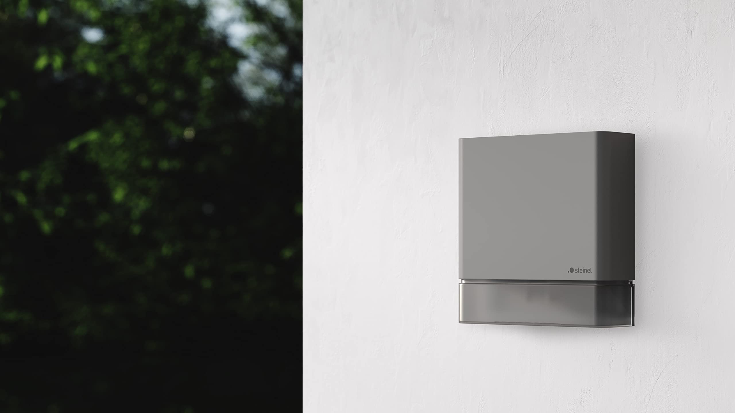 Steinel Bundle Bewegungsmelder is 180 Digi Anthrazit + LED-Strahler XLED Home 2 SC Schwarz, smarte Bluetooth Vernetzung und Steuerung per App