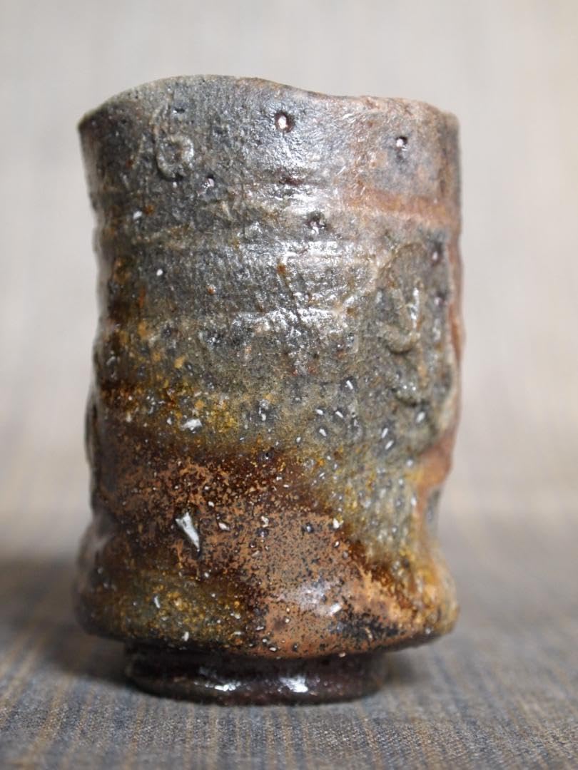 Amazon.co.jp: 多久守 備前酒盃 共箱・布・栞 高さ：約7，5cm、径