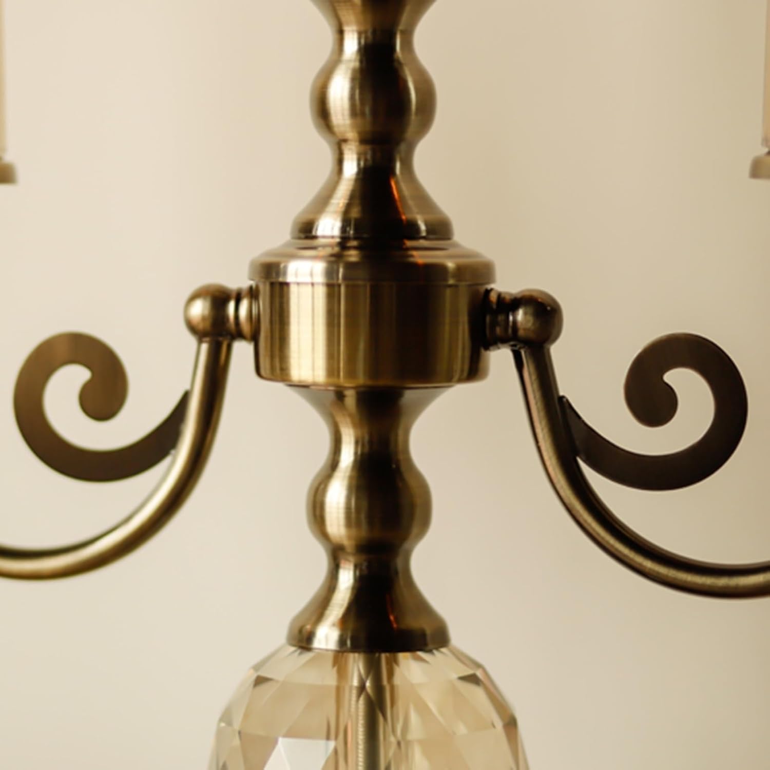 Candle Holders Glass Candle Holder with 3 Arms Shiny Candle Sticks Holder Candelabras for Pillar Candles Tea Light Candle Holders Decorated Candle Holder