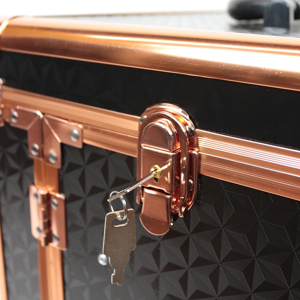 Baúl Shiny Plus con ruedas, elegancia y practicidad en los baúles de equitación, diseño italiano para caballeros y amazonas, soluciones innovadoras de almacenamiento y transporte