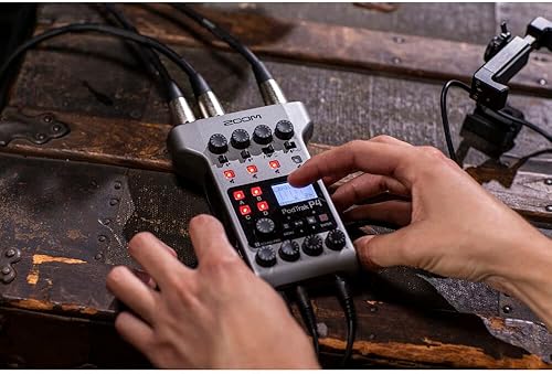 Miniatura 3 de Zoom PodTrak P4 - Grabadora de podcasts portátil con zoom 4x ZDM-1 Podcast micrófono y paquete de auriculares, 4 pilas AA, tarjeta SD de 32 GB,