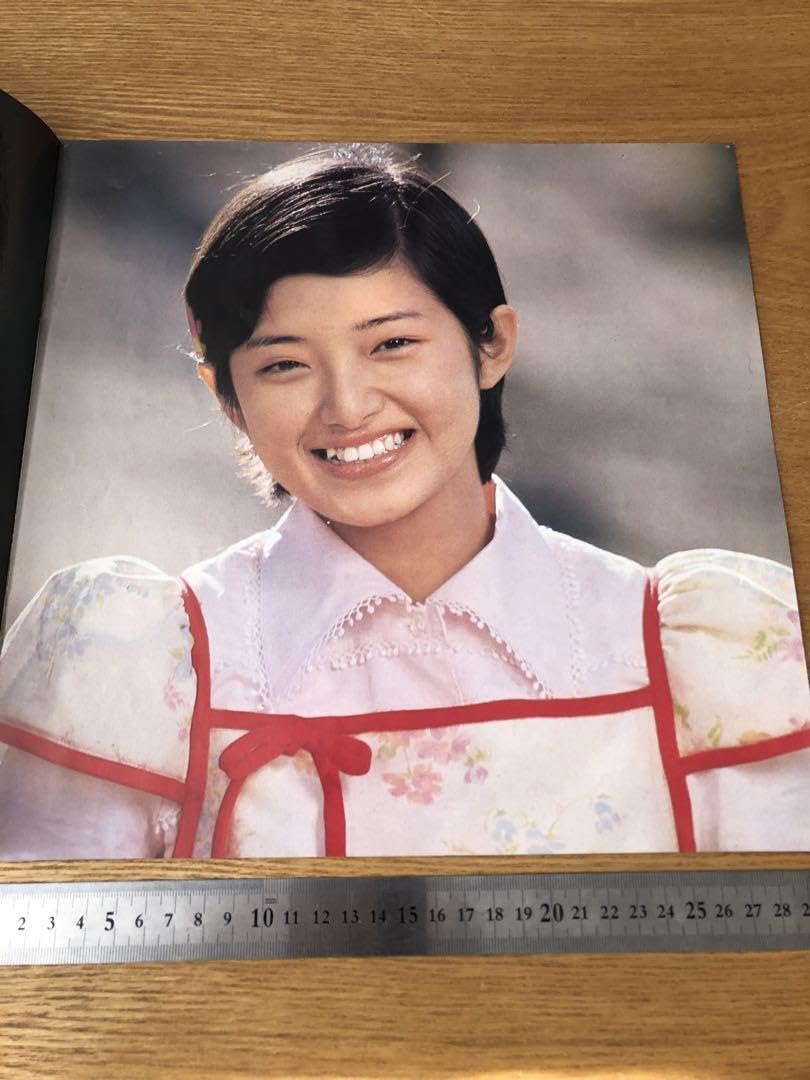 Amazon.co.jp: 山口百恵 ピンナップアイドル 70年代アイドル 絶版