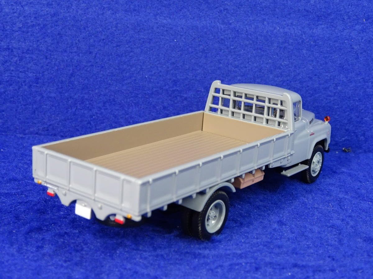 日産ディーゼル 680型 高床平荷台 1/64 トミカリミテッド