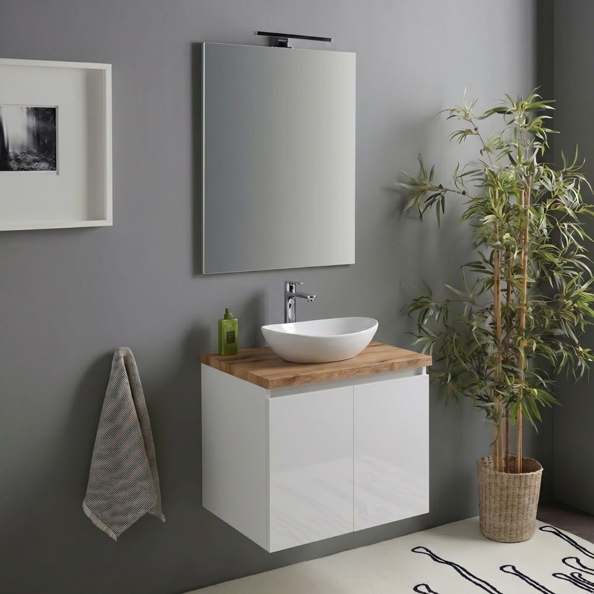 Kiamami Valentina - Mobile Bagno Sospeso 60 cm Bianco Lucido con Top Rovere Naturale, Specchio con Luce, 2 Ante, Set Completo
