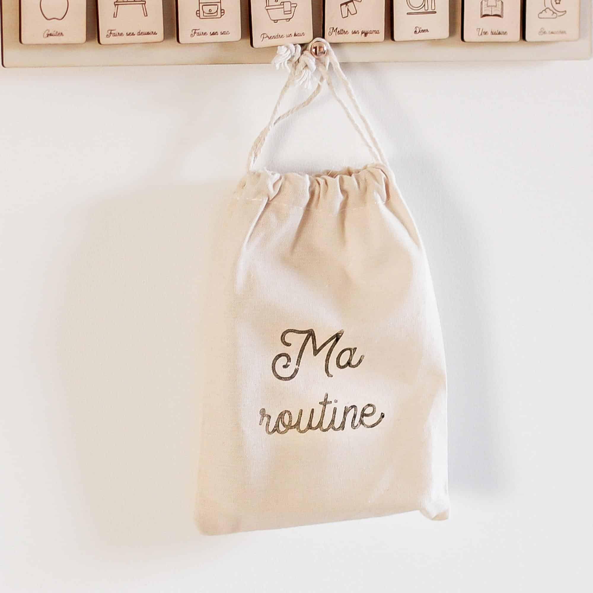 Tableau de Routine Quotidienne en Bois pour Enfants, Calendrier Perpétuel avec Activités du Matin et du Soir, Panneau Éducatif Gravé