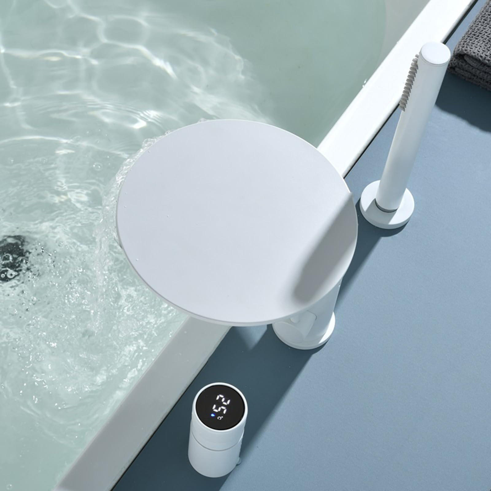 Mitigeur monocommande cascade blanc haut de gamme avec affichage Led et douchette