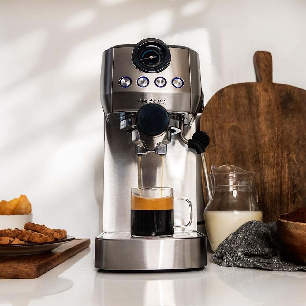 Cecotec Macchina da Caffè Espresso Power Espresso 20 Pecan Pro. 1100 W, Tecnologia ForceAroma da 20 bar, Vaporizzatore Orientabile, Braccio Doppio, Piastra Riscaldatrice per Tazze