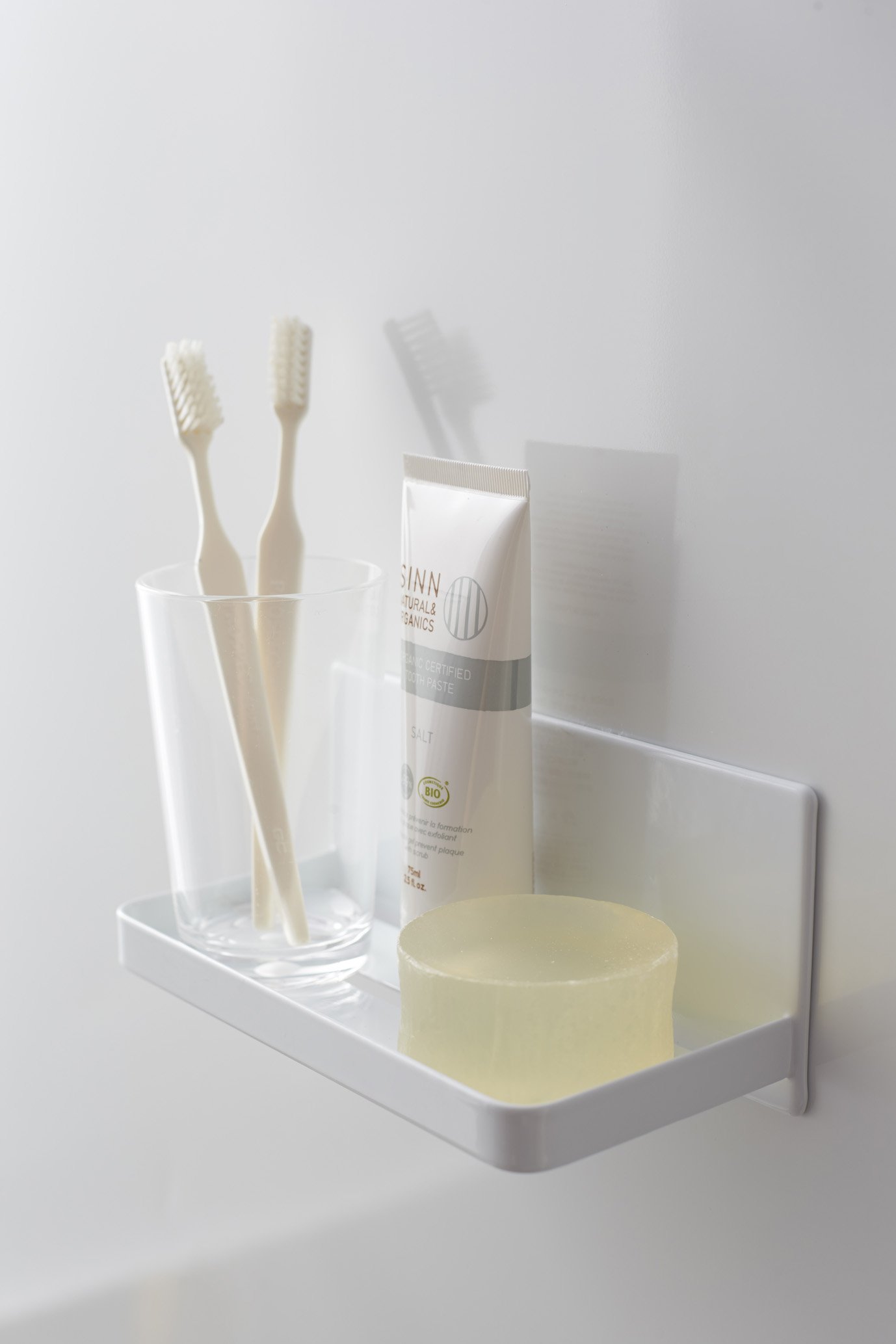 Yamazaki Industrial Magnetic Bathroom Rack, White, Approx. 7.1 x
