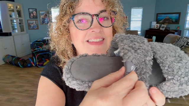 Watch Review of Everfoams cozy slippers for women on Amazon Live