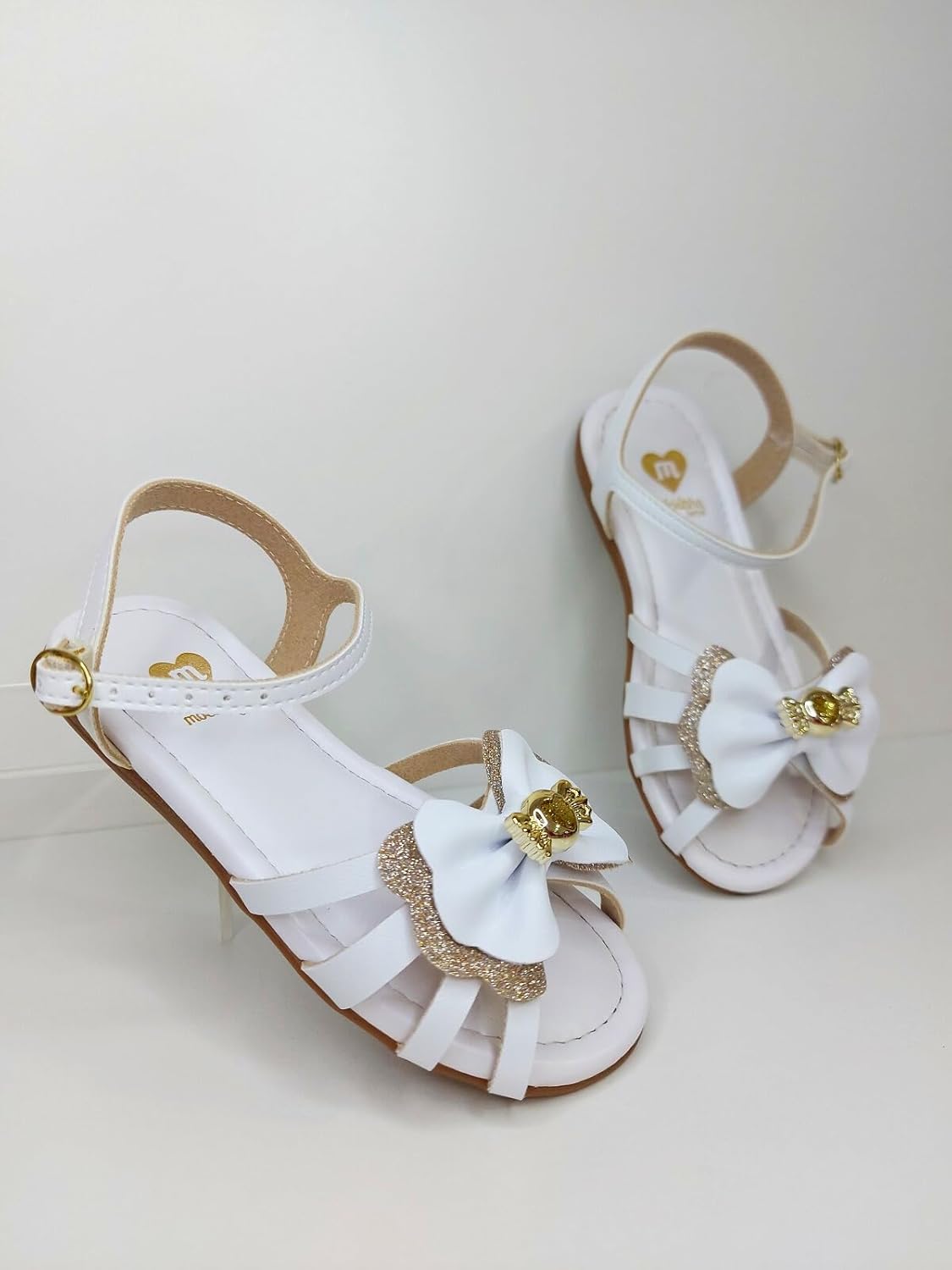 Sandália Infantil Molekinha com Laço e Detalhes Brilhantes – Branco | 2114.282 em promoção! Veja a oferta e mais achadinhos de Sandálias & Chinelos Infantis 2 Hoje é o melhor dia para comprar Sandália Infantil Molekinha com Laço e Detalhes Brilhantes – Branco | 2114.282 com aquele preço maroto! Promoção! Aproveite a oferta! 2